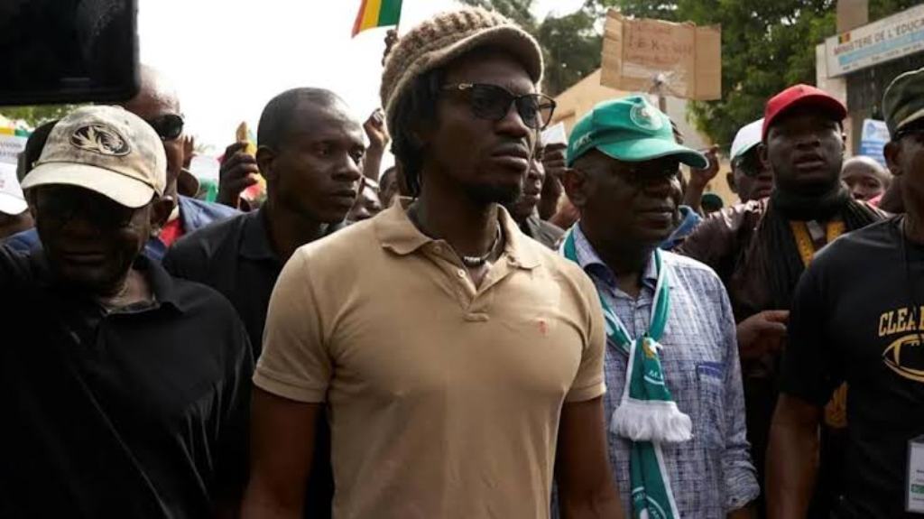 Mali: à l'ouverture de son procès, l'animateur radio Ras Bath rejette les accusations d'atteinte aux institutions
