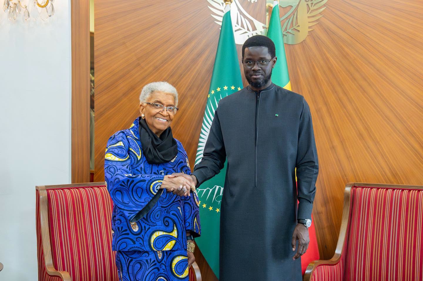 Diplomatie et leadership : Bassirou Diomaye Faye reçoit l'ancienne présidente libérienne Ellen Johnson Sirleaf