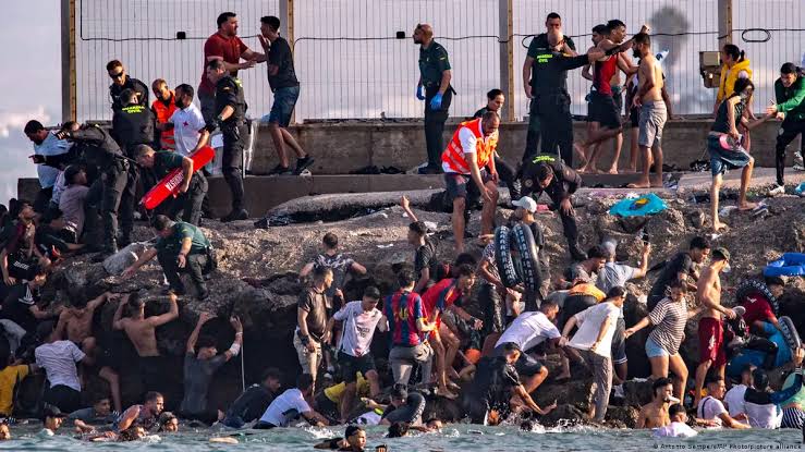 Afflux migratoire à Ceuta: quinze jours après, la ville de Fnideq quadrillée par les forces de l'ordre