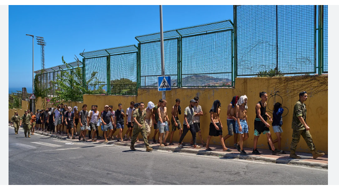 Gestion migratoire : plus de 500 marocains rentrent volontairement de Ceuta après les récentes tentatives de traversée