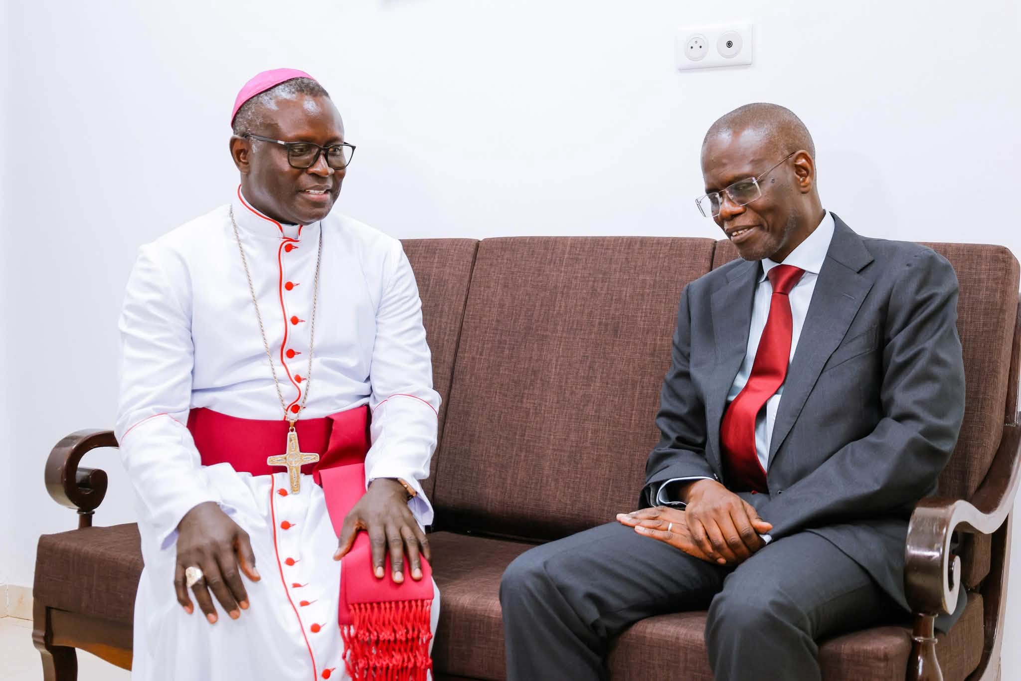 Tournée auprès des foyers religieux : Ahmadou Al Aminou Lo en visite chez l'archevêque de Dakar