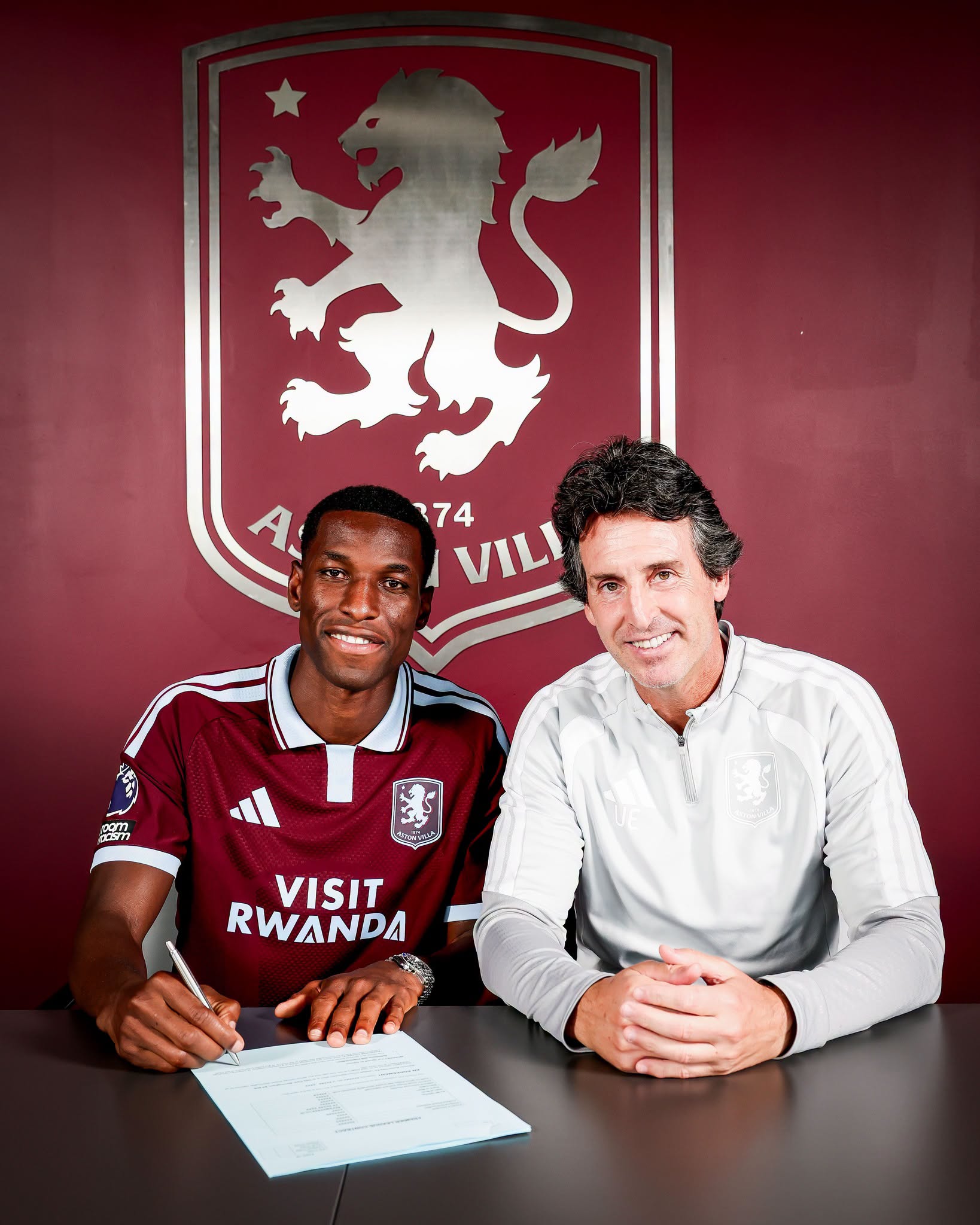 Mercato : Nicolas Jackson rejoint officiellement Aston Villa (images)