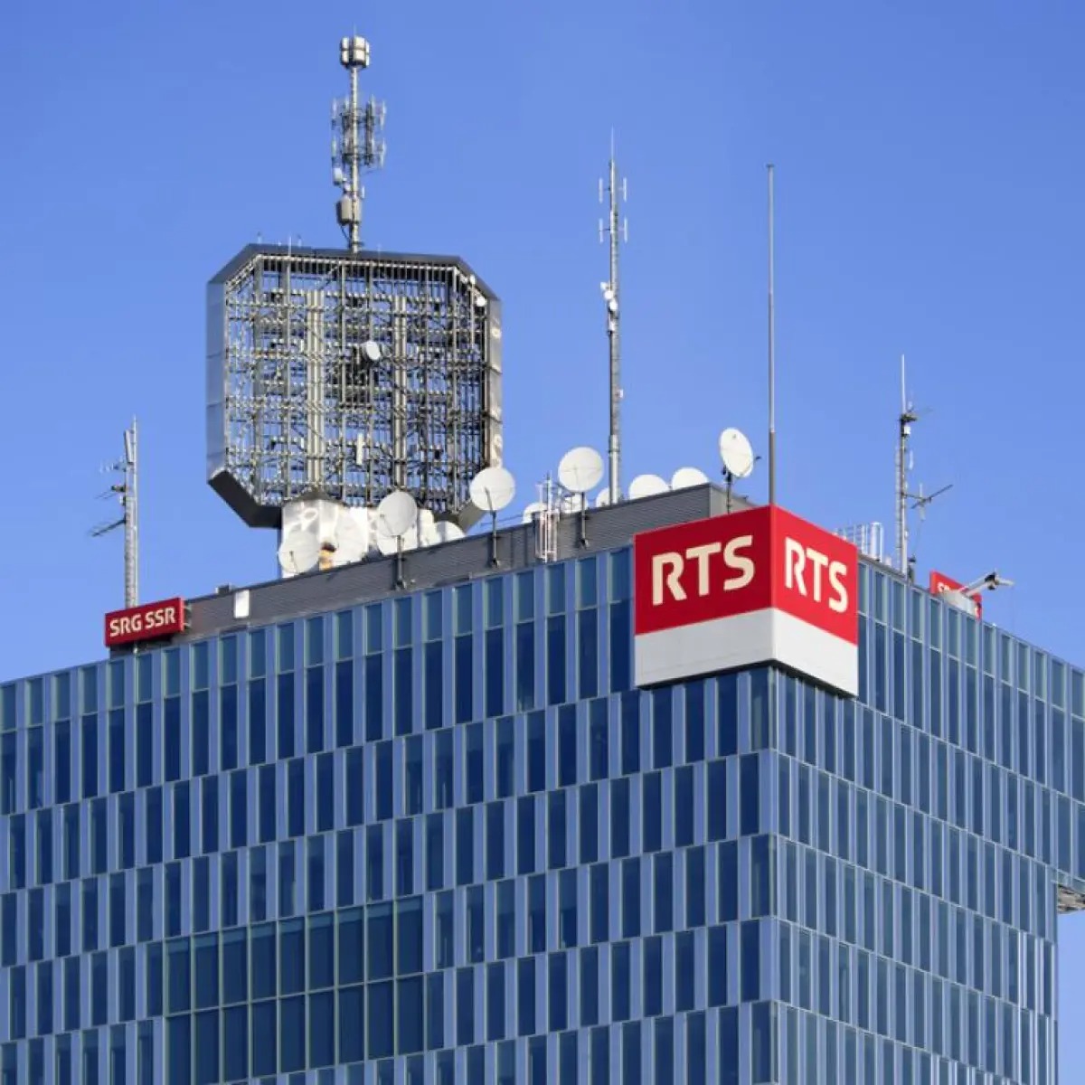 RTS : l’intersyndicale dépose un préavis de grève et menace de boycotter les JOJ