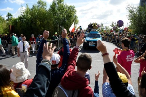 Tour de France: une jeune fille fauchée par un véhicule publicitaire