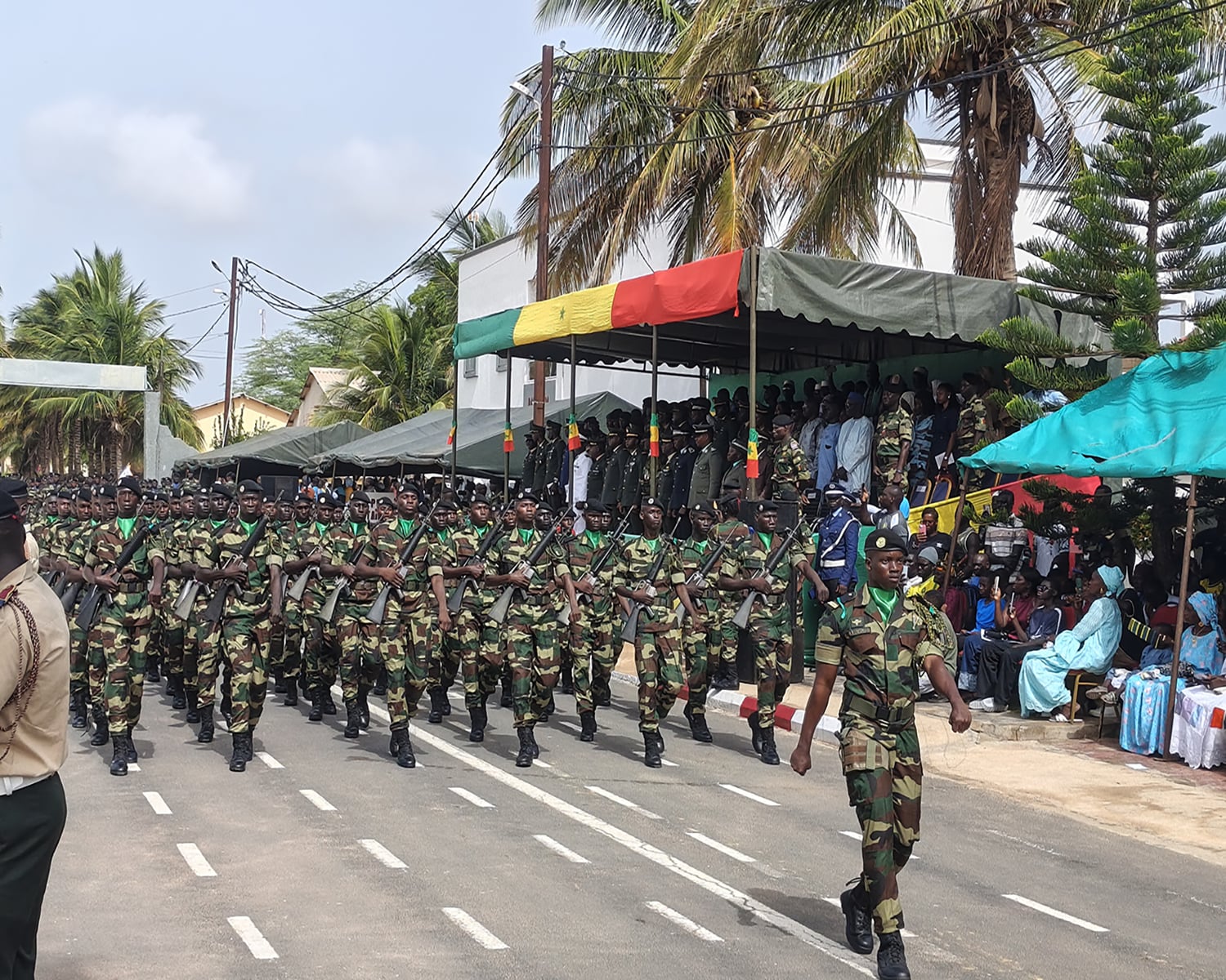 Défense nationale : 1 842 nouveaux soldats prêts à servir la patrie après quatre mois de formation à Bango