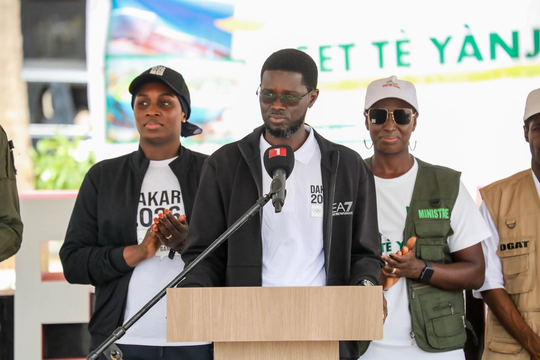 Opération d'embellissement du stade LSS : le Président Diomaye félicite les jeunes et invite les maires à faire du cadre de vie une priorité