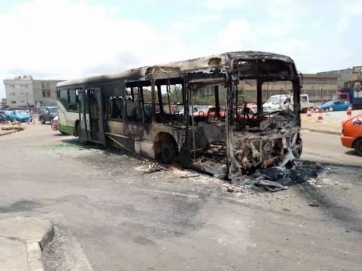 Abidjan : un incendie endommage 55 autobus, dont 40 «entièrement calcinés»