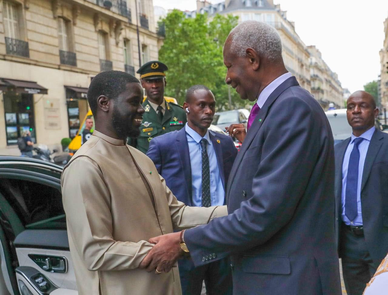 Abdou Diouf fête ses 91 ans : le Président Bassirou Diomaye Faye salue « un homme d’État » et un modèle de rigueur