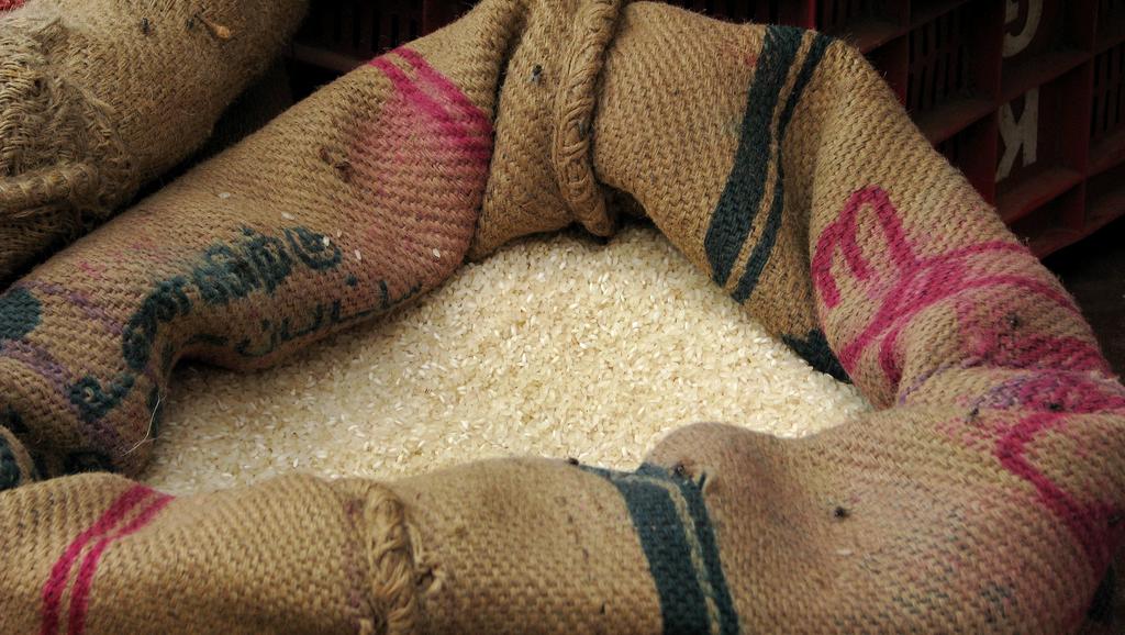 Burkina: 70 tonnes de riz et 2 tonnes de poulets importés inconsommables