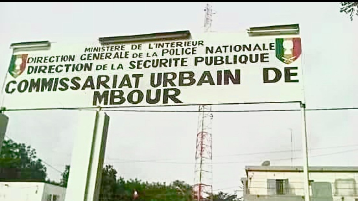 ​Scène surréaliste au commissariat de Mbour : il refuse de patienter et donne un coup de tête au commandant