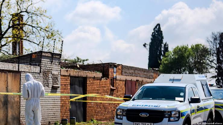 Terreur dans le Gauteng : 8 femmes assassinées, la police offre 400 000 rands pour retrouver les tueurs