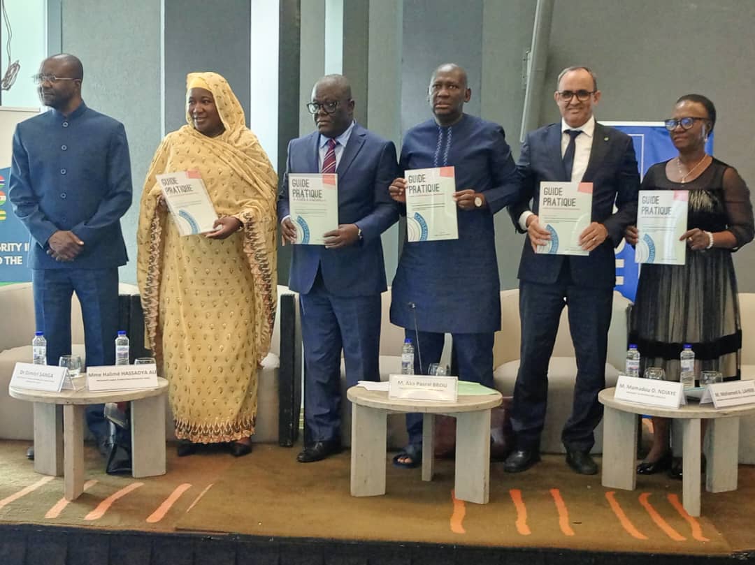 Guerre à la désinformation : les régulateurs africains lancent leur guide de Riposte à Dakar