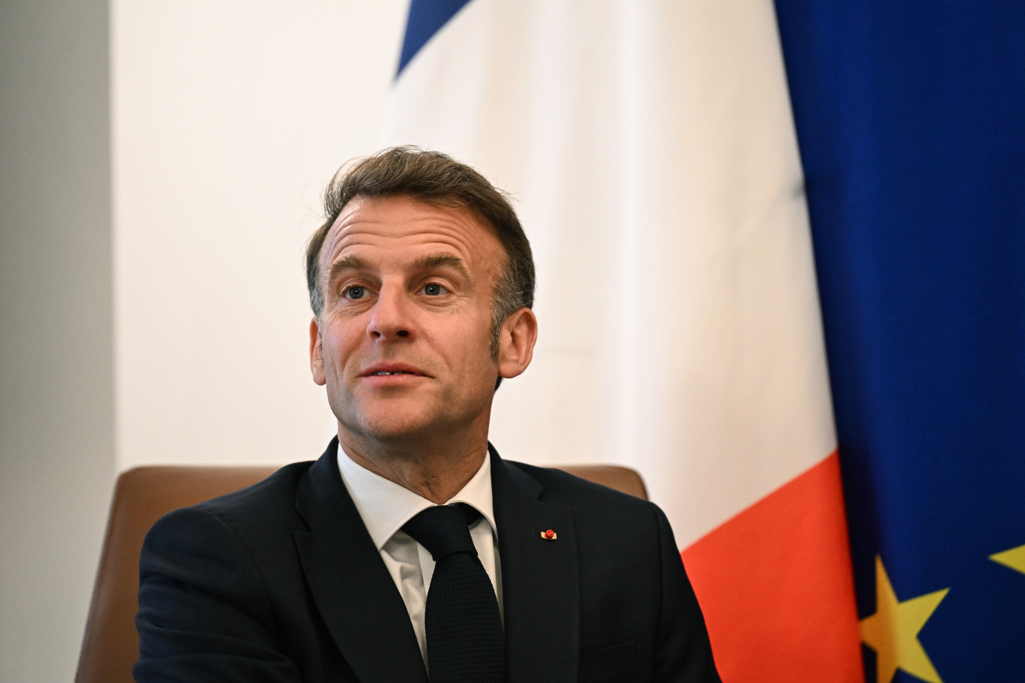 Hausse des prix du carburant : Macron appelle à être «mobilisés pour essayer d'en traiter les causes»