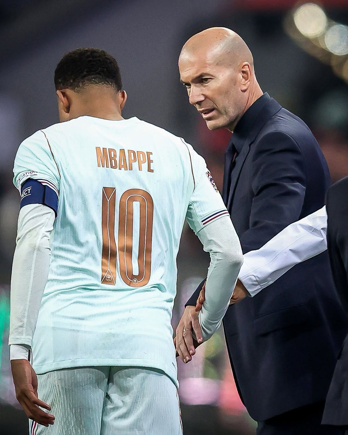 Ligue des nations 2026 : Kylian Mbappé inscrit le premier but de la France sous l’ère Zidane mais sort sur blessure