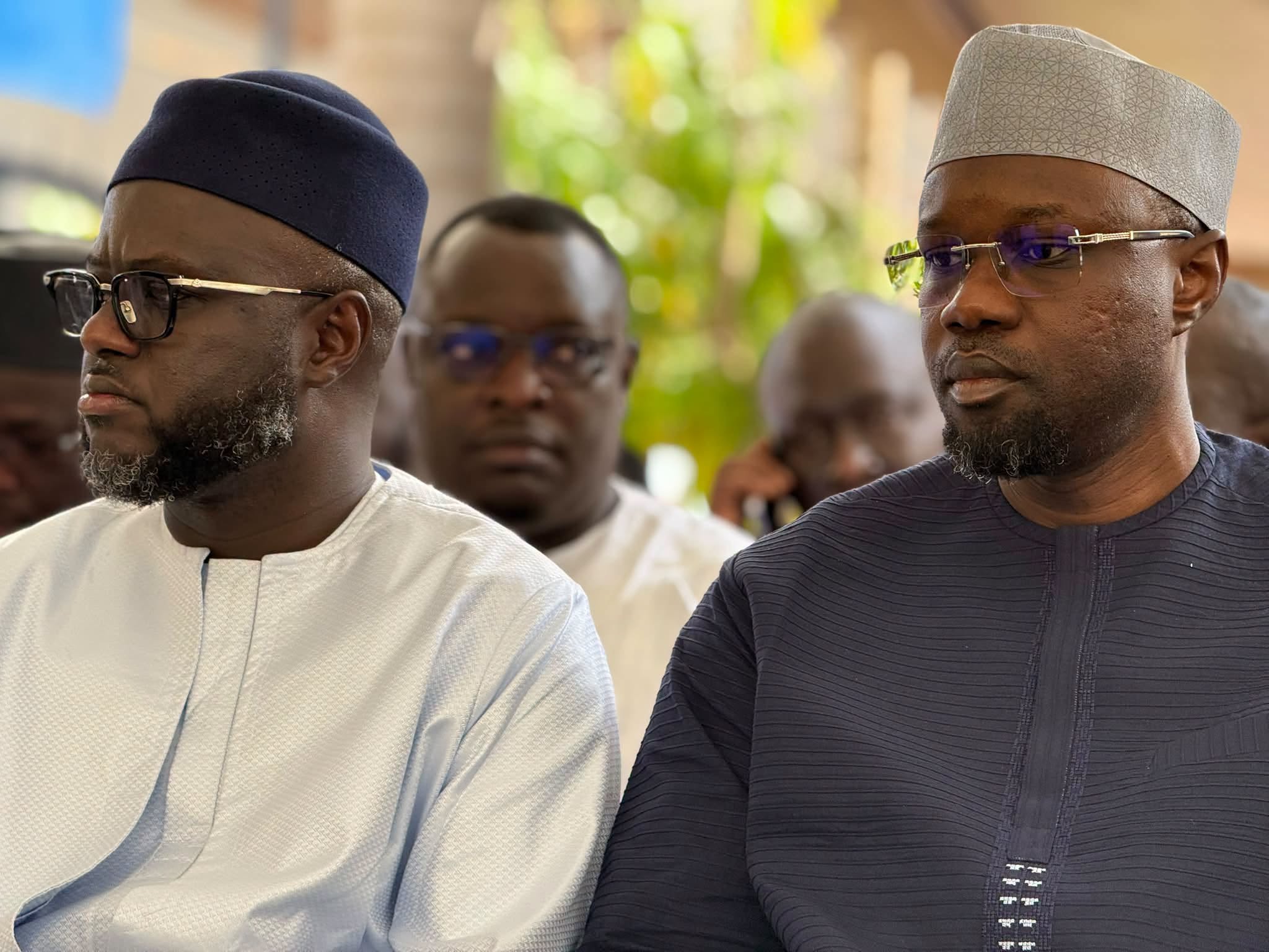 Dakar : Sonko, accompagné d’une forte délégation de Pastef, présente ses condoléances à la famille de Mody Niang