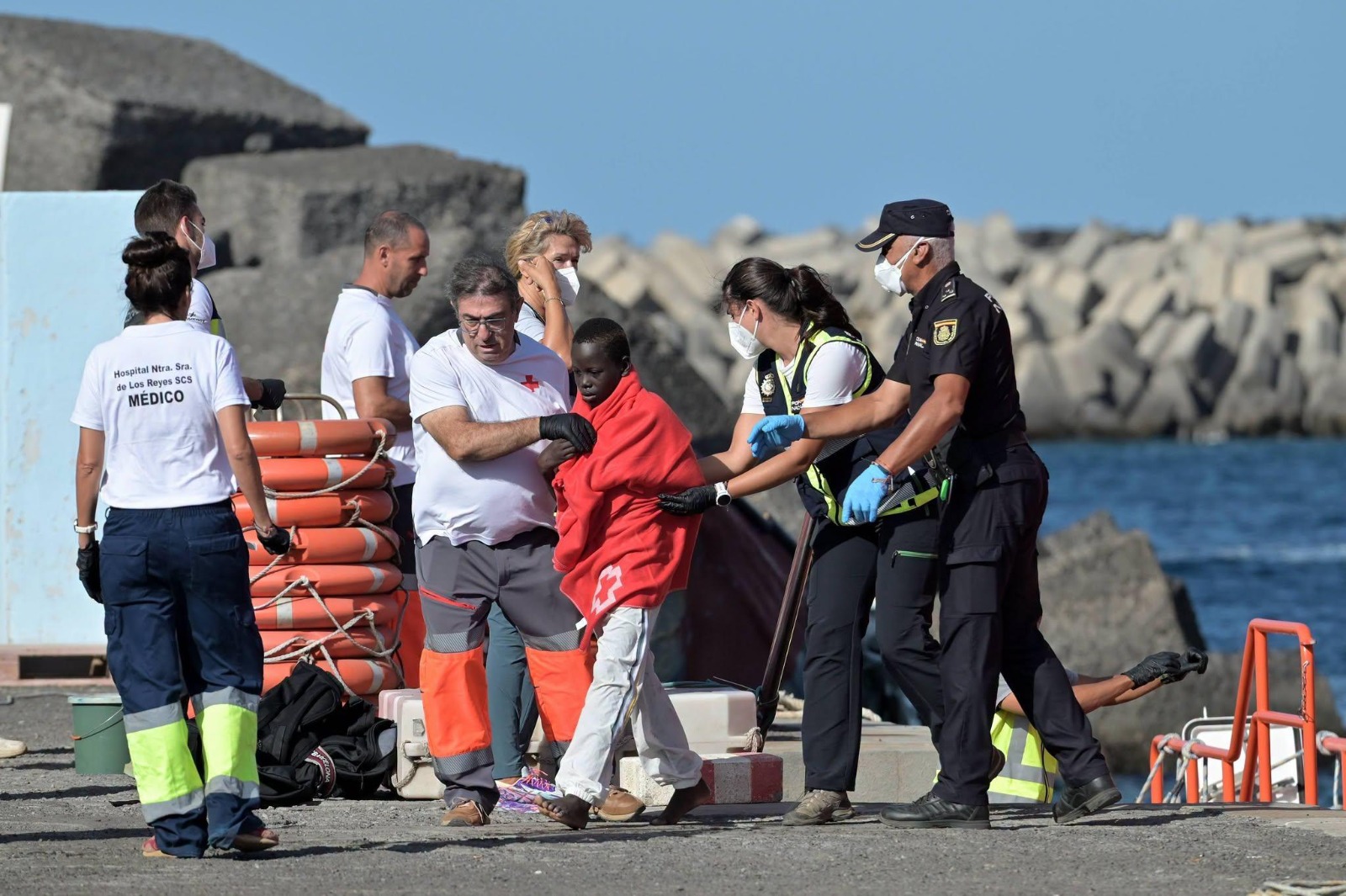 ​Après 7 jours de mer depuis la Gambie : une pirogue arrive à El Hierro avec 2 morts et 131 survivants