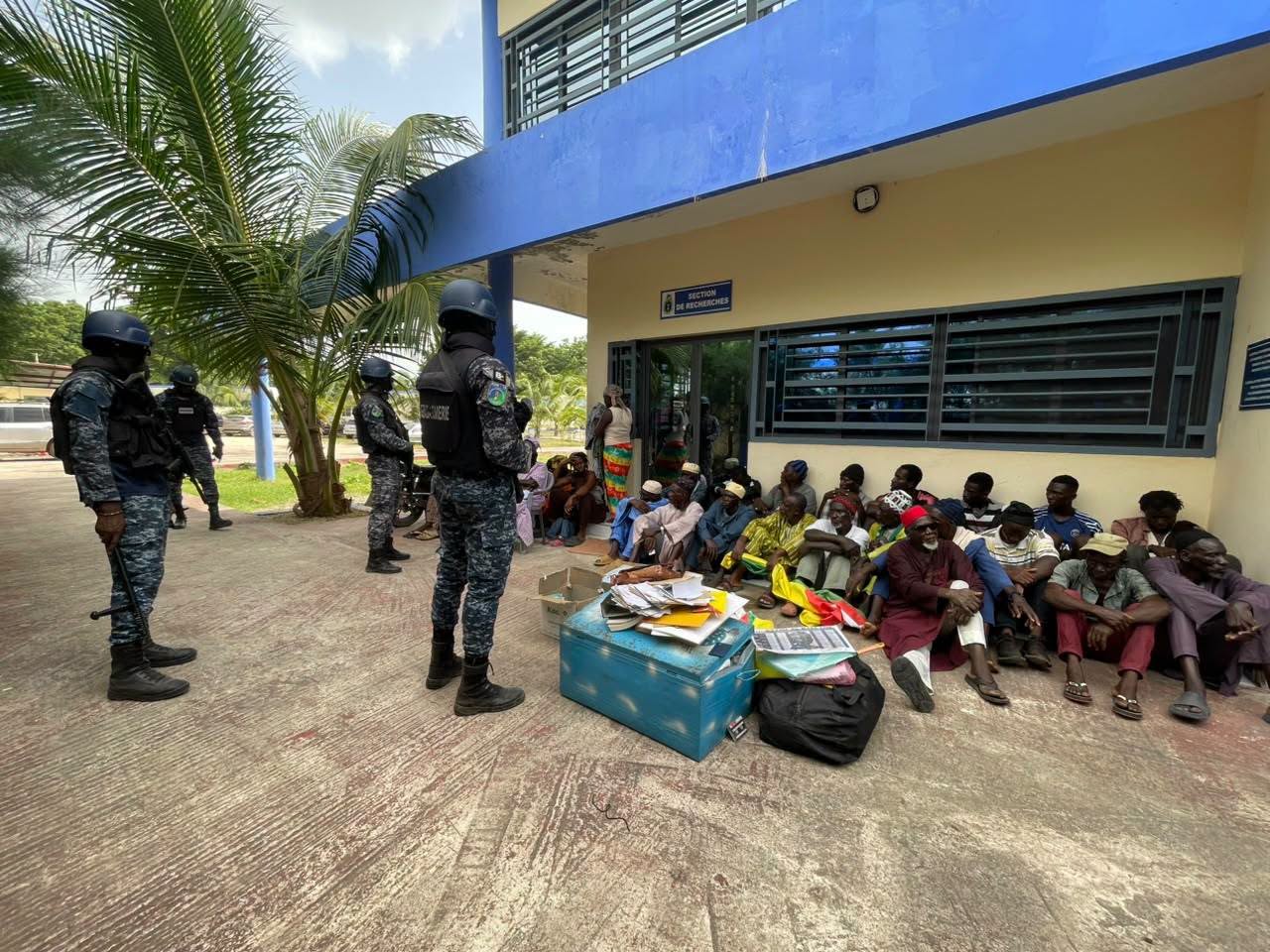 Ziguinchor : le siège du MFDC démantelé, 28 personnes interpellées, drapeaux et documents saisis