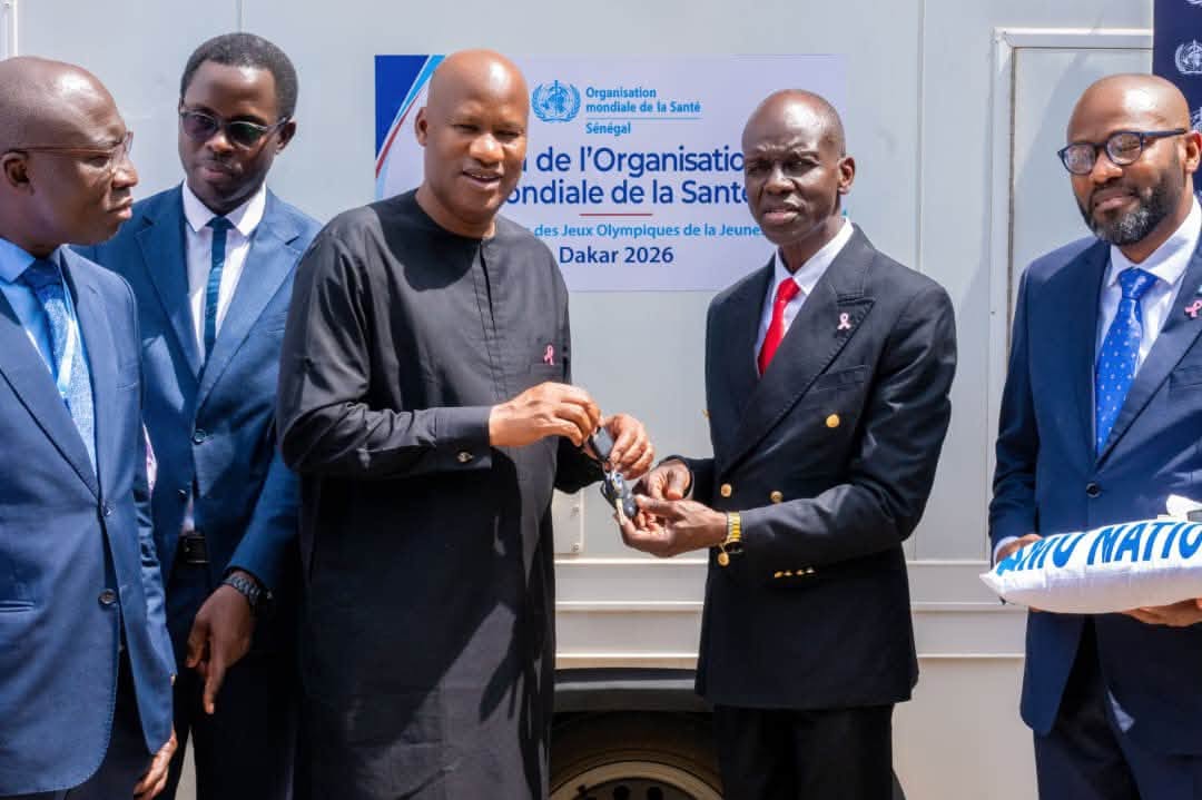 JOJ Dakar 2026 : l'OMS remet deux ambulances de type C et salue la préparation sanitaire du Sénégal