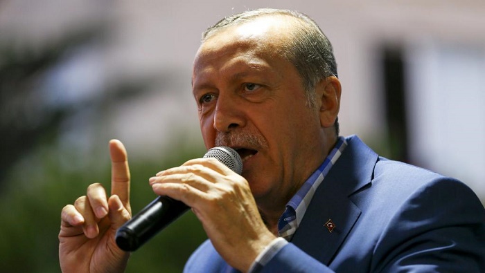 Putsch en Turquie: Erdogan évoque la peine de mort et réclame Gülen