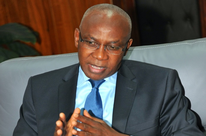 Macky Sall tresse des lauriers à Serigne Mbaye Thiam