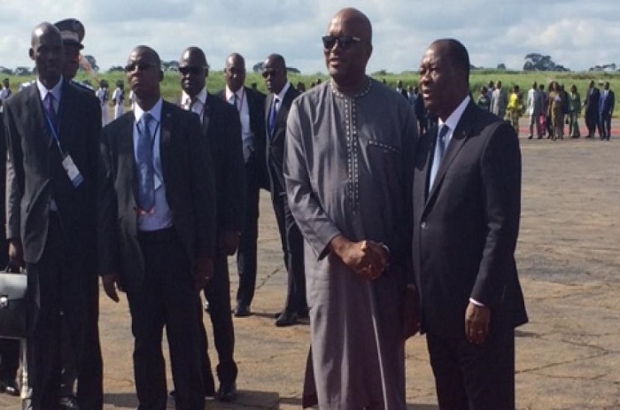 Roch Marc Christian Kaboré accueilli par Alassane Ouattara en Côte d'Ivoire