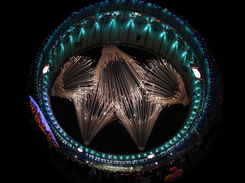 EN IMAGES. Cérémonie d'ouverture des JO : la flamme olympique s'est installée à Rio