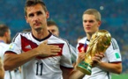 Miroslav Klose met fin à sa carrière et rejoint le staff de Joachim Löw