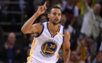 ​NBA : Stephen Curry bat le record de paniers à trois points