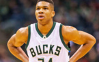 MVP de la nuit : Giannis Antetokounmpo égale Michael Jordan et Hakeem Olajuwon