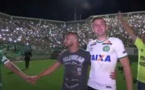Crash en Colombie: l'émouvant hommage des supporters au stade de Chapecoense