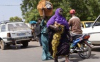 Vidéo : une foule de gambiens fuyant le pays de Jammeh