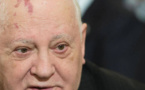 Gorbatchev : "le monde se prépare pour la guerre"