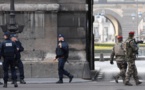 EN DIRECT LIVE : Attaque de militaires au Louvre: Visiblement «une attaque à caractère terroriste» annonce Bernard Cazeneuve