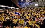 Thaïlande : l'aéroport de Bangkok ferme, investi par des manifestants anti-gouvernementaux