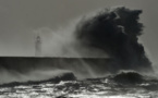 Une violente tempête au Royaume-Uni provoque la mort d'une femme