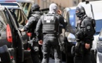 Attentat déjoué : trois kilos d'explosif, des armes et un drapeau de l'EI saisis