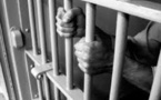 ​4 Tunisiens condamnés à un mois de prison pour avoir mangé en public pendant le ramadan