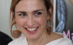 Julie Gayet: ses premières confidences sur son couple avec François Hollande