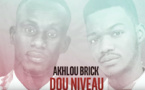 Akhlou Brick revient avec un nouveau single "Dou Niveau" 