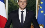 Emmanuel Macron publie sa photo officielle et devient la risée des "photomonteurs" dans le Web