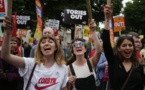 Londres : des milliers de personnes défilent contre le gouvernement May