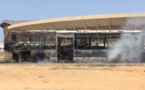 Un bus Dakar Dem Dikk complètement calciné devant le stade Léopold Sédar Senghor