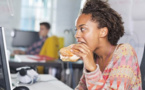 ​Manger trop vite: la mauvaise habitude qui augmente le risque d`AVC