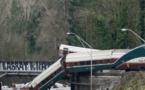 Etats-Unis: un train déraille et atterrit sur l'autoroute