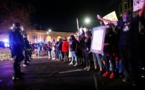 Etats-Unis: manifestation après l'autopsie d'un Noir abattu par la police