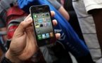 Apple reconnaît que tenir l'iPhone 4 en main peut perturber le signal