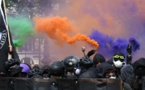  1er mai : le cortège est parti, des centaines d’individus cagoulés à Austerlitz