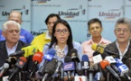 Venezuela: au lendemain d'une défaite amère, l'opposition reste poing levée