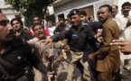 Vidéo - Législatives au Pakistan : un kamikaze fait 28 morts dans un bureau de vote