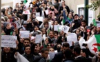 Algérie: les manifestants s'organisent, les autorités maintiennent le cap